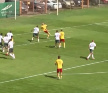 Ależ trafienie w Betclic 2. Lidze! Były reprezentant Polski strzelił gola przewrotką (WIDEO)